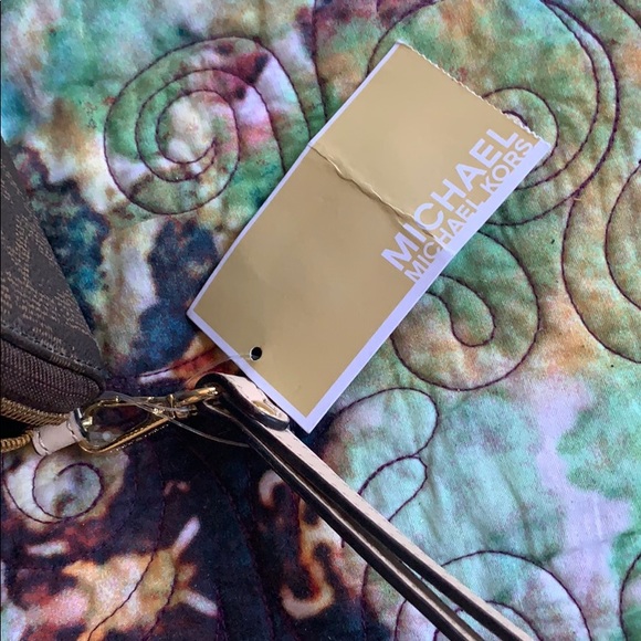 BNWT Michael Kors Jet Set Wristlet - Picture 3 of 6